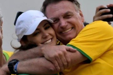 Casal: Michelle Bolsonaro e Jair  -  (crédito: reprodução/instagram )