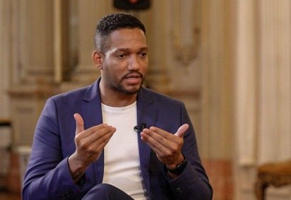 Rick Azevedo não descarta deixar seu mandato de vereador no Rio para concorrer a deputado federal em outubro: 'Até o fim desse semestre, vou tomar uma decisão' -  (crédito: BBC) -Rick Azevedo não descarta deixar seu mandato de vereador no Rio para concorrer a deputado federal em outubro: 'Até o fim desse semestre, vou tomar uma decisão' -  (crédito: BBC)