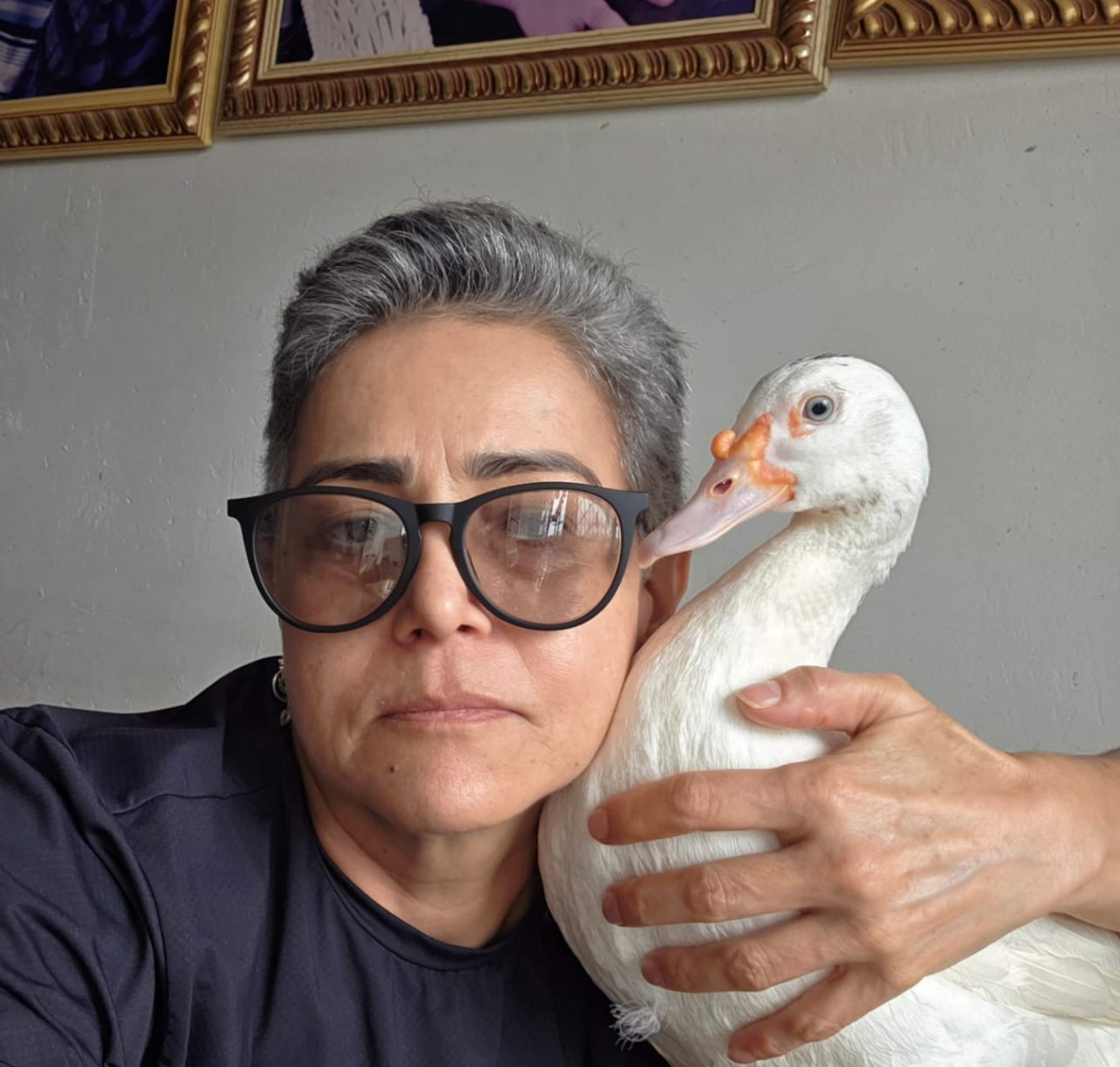 Vera L&uacute;cia e sua pata Mel