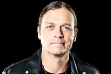 Arnold foi um dos fundadores da banda 3 Doors Down, juntamente com Matt Roberts e Todd Harrell em 1996 -  (crédito: Reprodução)