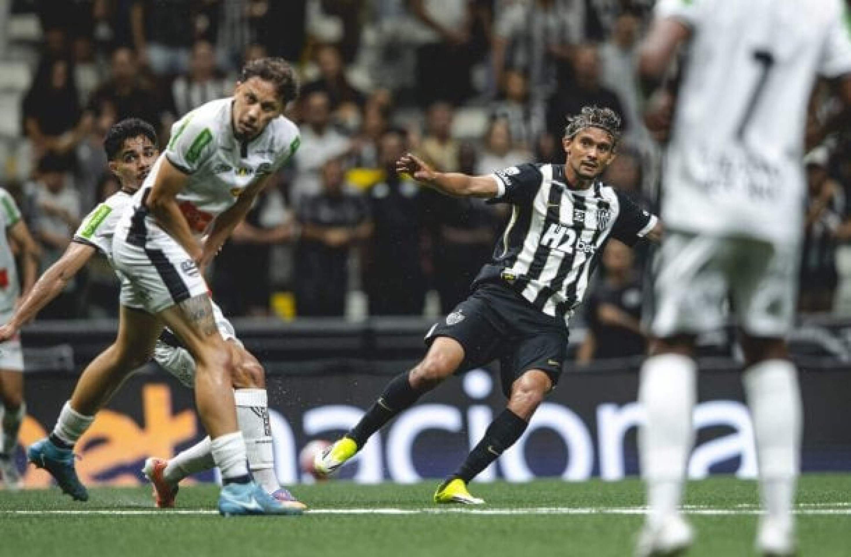 Atl&eacute;tico luta muito, mas fica apenas no empate em casa com o Athletic -  (crédito: Pedro Souza / Atl&eacute;tico)