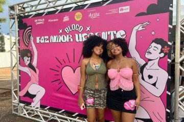 
Francyelle Lima foi curtir a festança com a prima Maria Victória
