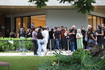 Henrique Maderite foi velado sob forte como&ccedil;&atilde;o na tarde deste domingo (8/2) no Cemit&eacute;rio Bosque da Esperan&ccedil;a, na Regi&atilde;o Norte de BH -  (crédito: Marcos Vieira/EM/D.A.Press)