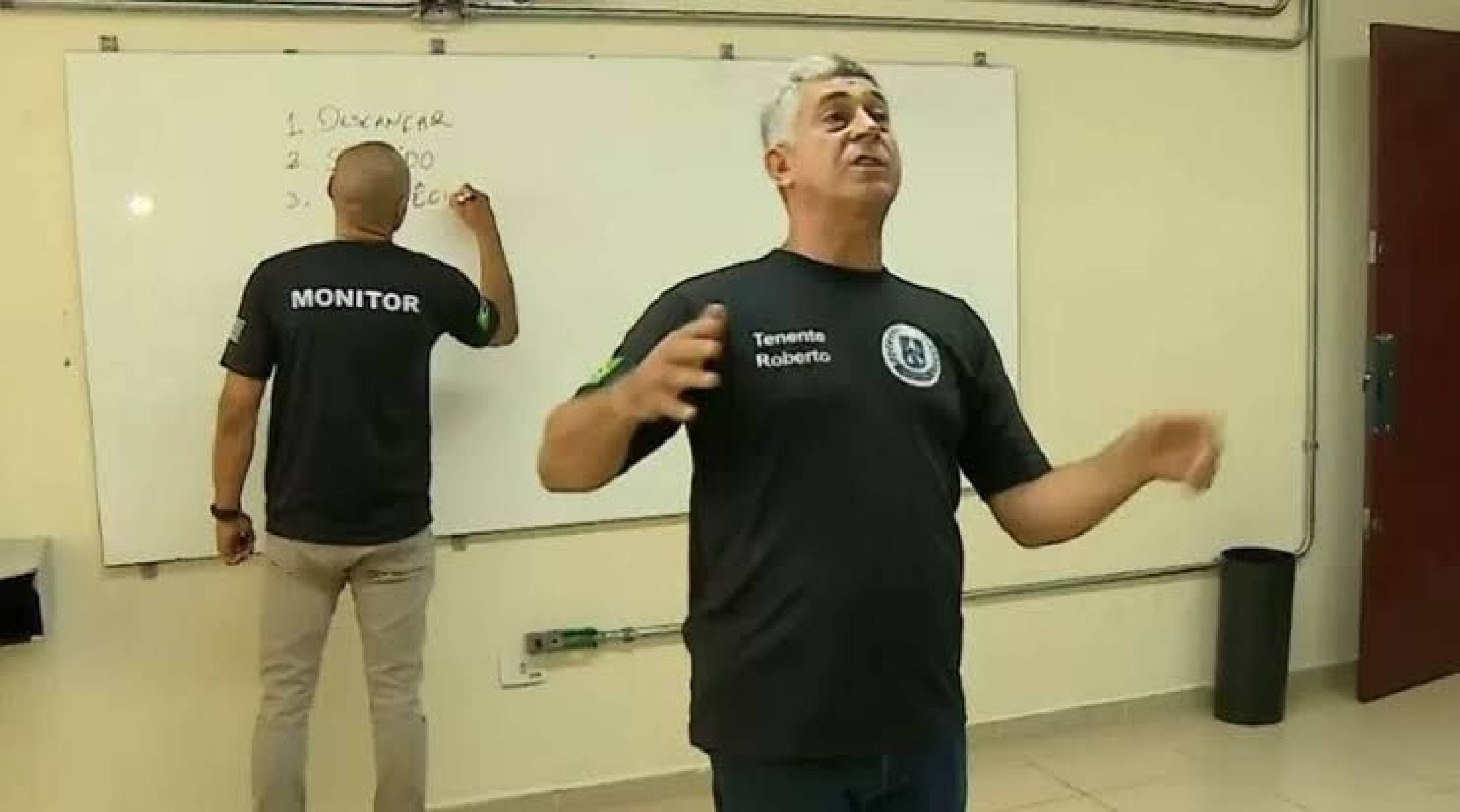 Militarização das escolas volta ao debate após erro e denúncias