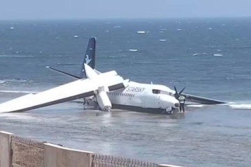 Aeronave da StarSky Aviation cai perto da costa após falha técnica pouco depois da decolagem
 -  (crédito: Reprodução/Redes sociais/X)