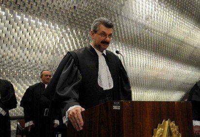  Buzzi ficará impedido de usar seu local de trabalho, veículo oficial e demais prerrogativas inerentes ao exercício da função. 
 -  (crédito: STJ) - Buzzi ficará impedido de usar seu local de trabalho, veículo oficial e demais prerrogativas inerentes ao exercício da função. 
 -  (crédito: STJ)