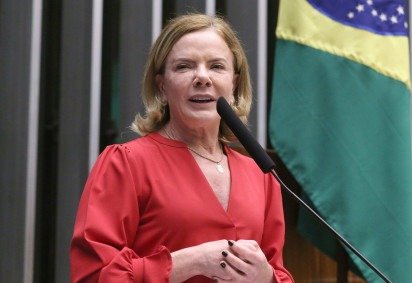 Gleisi Hoffmann defendeu que o Congresso enfrente o debate sobre jornada de trabalho e apresente respostas concretas à sociedade -  (crédito: Kayo Magalhães/Câmara dos Deputados) -Gleisi Hoffmann defendeu que o Congresso enfrente o debate sobre jornada de trabalho e apresente respostas concretas à sociedade -  (crédito: Kayo Magalhães/Câmara dos Deputados)