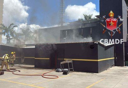O foco do incêndio foi na cozinha da churrascaria -  (crédito: Divulgação/CBMDF) -O foco do incêndio foi na cozinha da churrascaria -  (crédito: Divulgação/CBMDF)