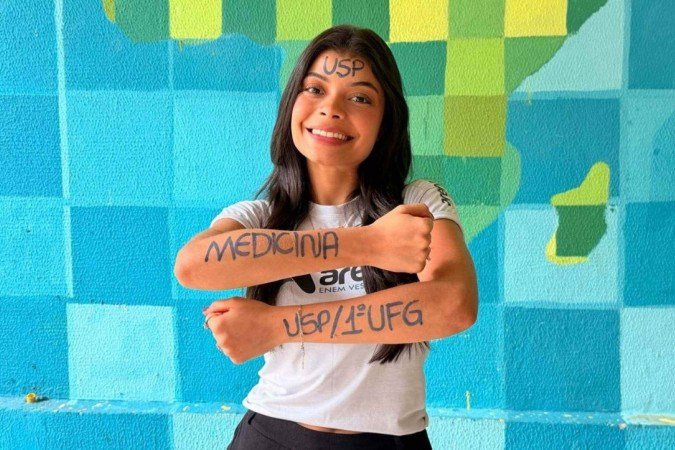 A trajetória de persistência de Giovanna Fagundes até o 1º lugar em Medicina na UFG -  (crédito: Arquivo pessoal)