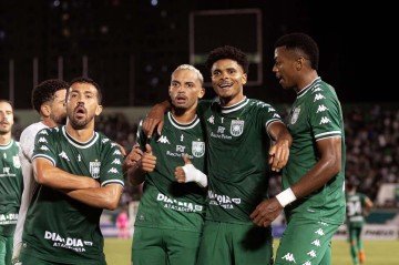 Felipe Clemente (segundo da esquerda para direita) chegou a sete gols em sete jogos pelo Gama em 2026  -  (crédito: Mateus Dutra | @dutrafotos)