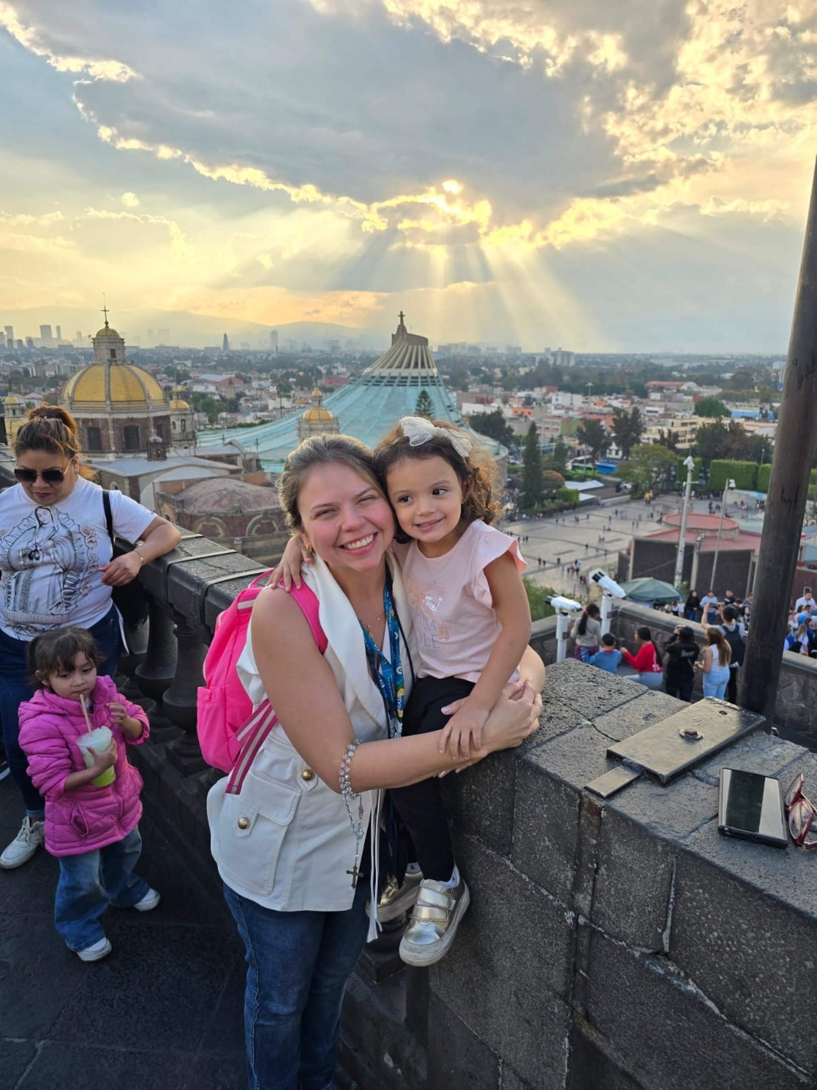  2026. Revista do Correio - Viagem ao Santuario Guadalupe. Juliane Couto e a filha Julieta viveram dias incr&iacute;veis no M&eacute;xico.