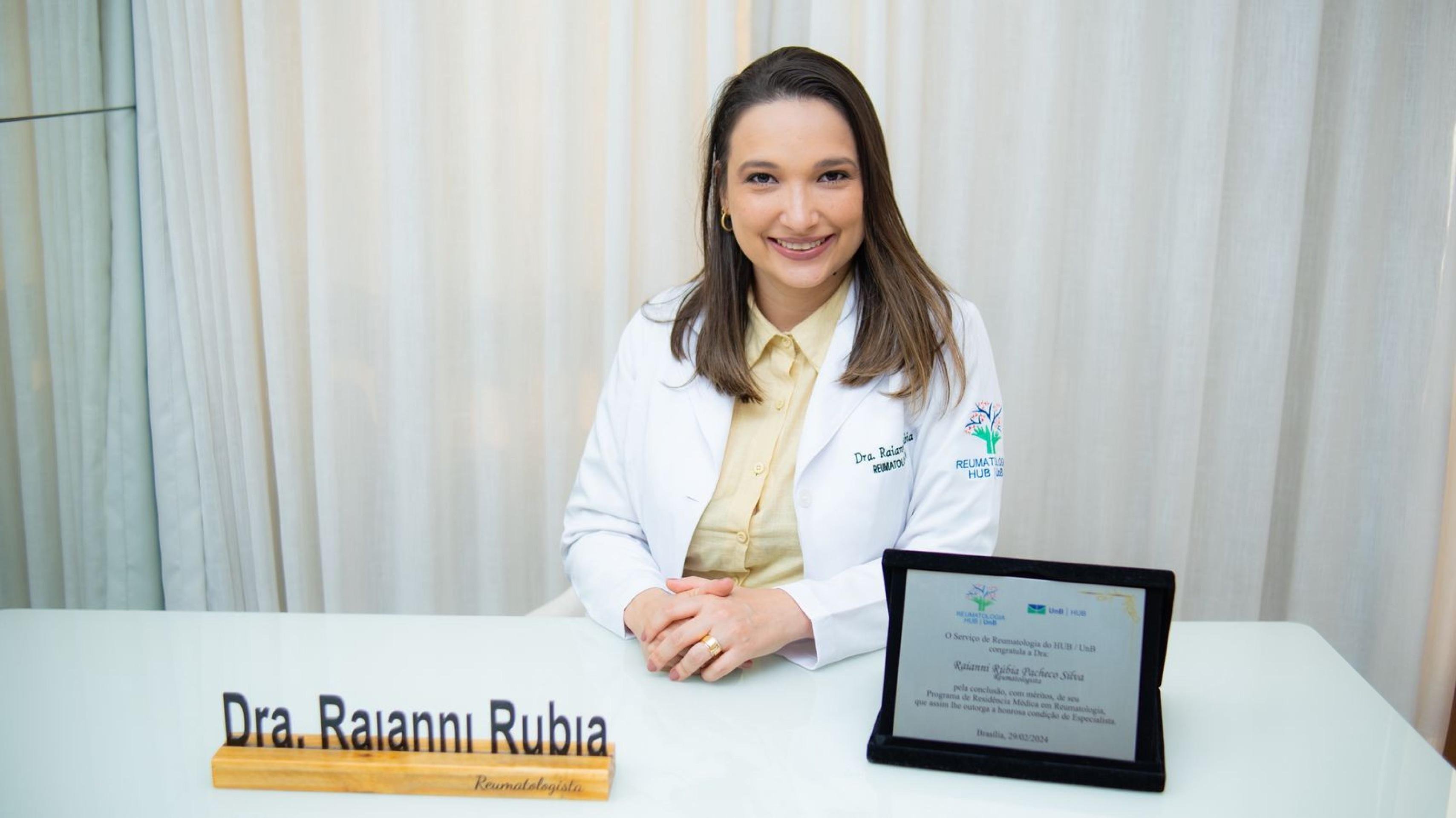 Raianni R&uacute;bia Pacheco Silva, m&atilde;e e pesquisadora