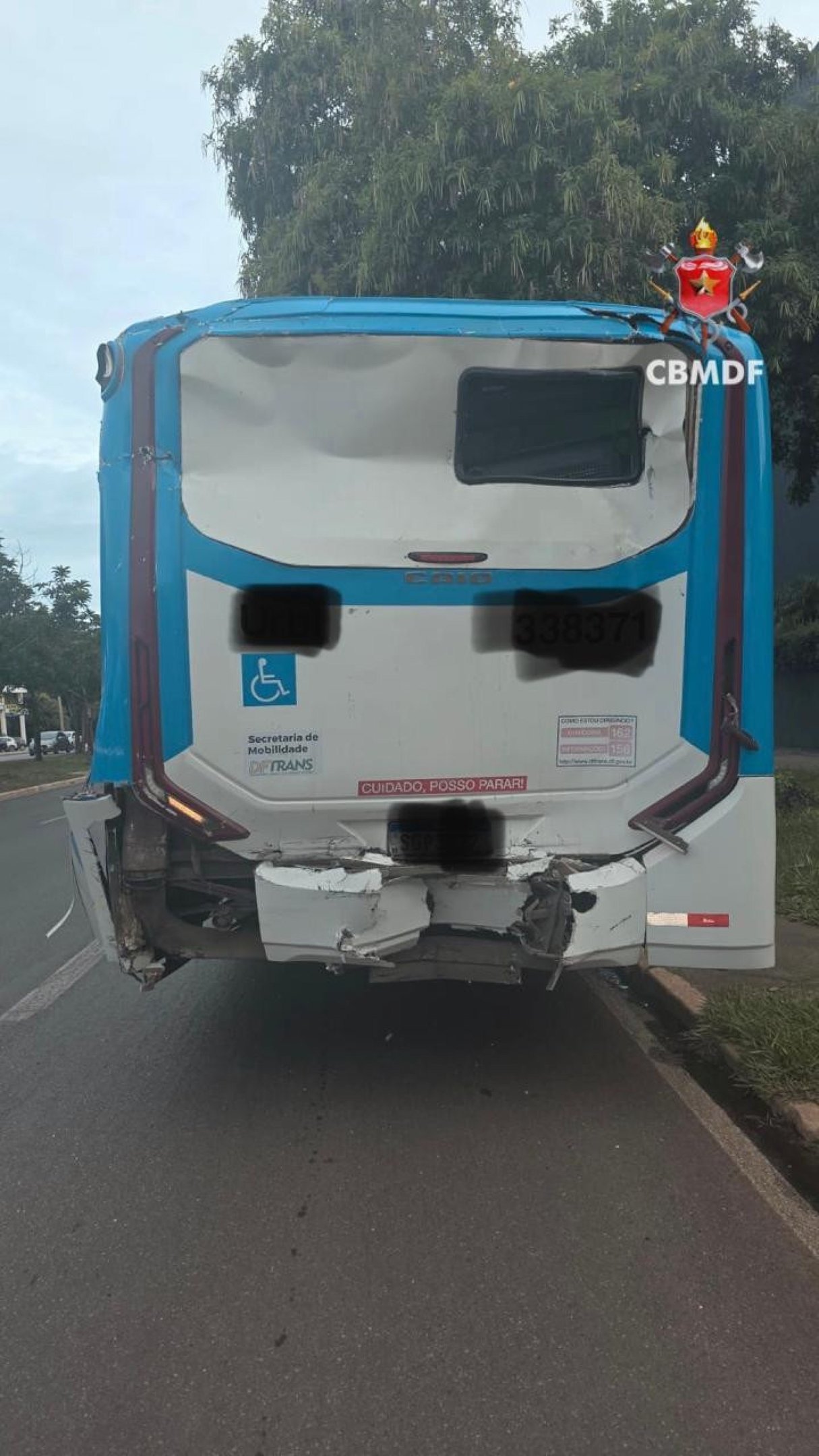 Batida entre &ocirc;nibus da Urbi e Pioneira deixam seis pessoas feridas 