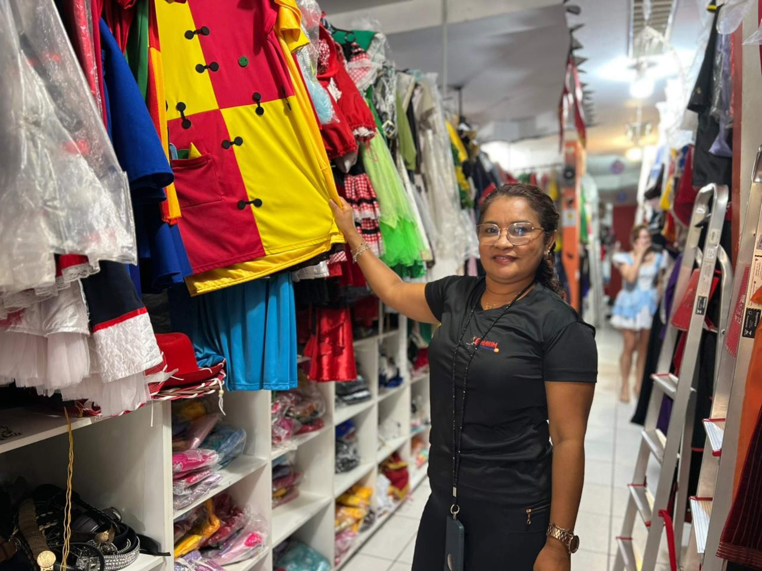 Gerente da loja Camarim Fantasias, da Asa Sul, Alcileide Lima