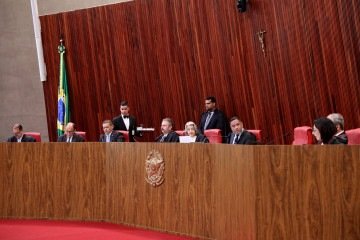 A relatora do caso no TSE, ministra Estela Aranha, afirmou que 'não se verifica, neste momento, elemento concreto de campanha eleitoral antecipada' -  (crédito: Alejandro Zambrana / Secom / TSE)