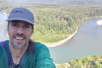 Jarbas Noronha, 58 anos, paulista, professor de mecânica automotiva e de ciências aplicadas na Escola Secundária de Tumbler Ridge -  (crédito: Arquivo Pessoal)