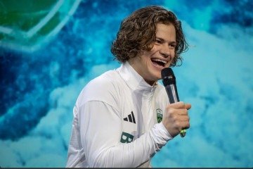 Lucas Pinheiro Braathen completou duas descidas no Stelvio Ski Centre, em Bormio (Itália), totalizando 2min25s e vencendo com uma vantagem de 0,58 segundos sobre o suíço Marco Odermatt, segundo colocado na prova. -  (crédito:  Jonne Roriz / COB)