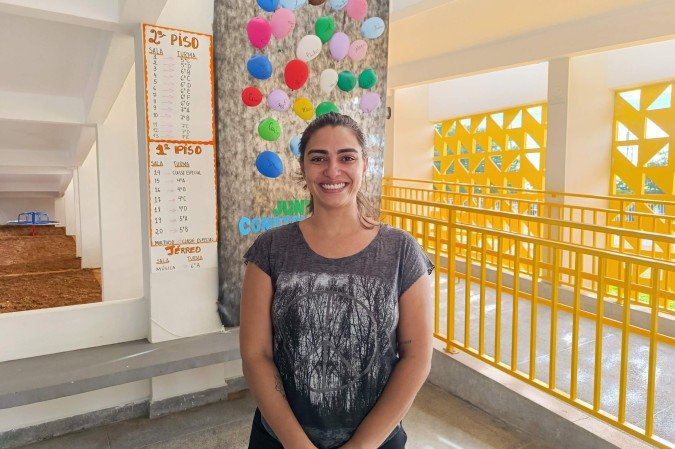 M&aacute;rcia Mac&ecirc;do disse estar muito feliz com a estrutura da escola -  (crédito: Ana Carolina Alves/CB)
