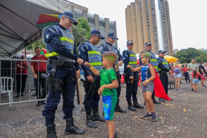 O planejamento de segurança envolve diversas ações para proteger os foliões