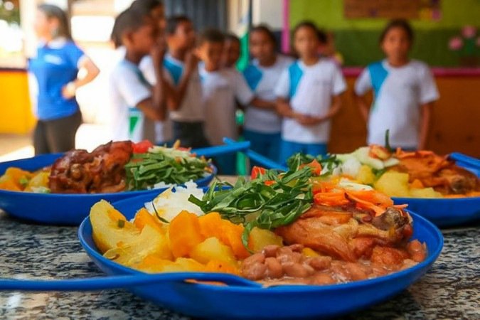 Congelado de 2017 a 2022, oeçamento para a merenda escolar deve chegar a R$ 6,7 bilhões em 2026 -  (crédito: Agência Brasil/Reprodução)