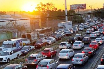 Trânsito em rodovia durante o fim da tarde - (crédito: reprodução/playersoflife) Trânsito em rodovia durante o fim da tarde - (crédito: reprodução/playersoflife)