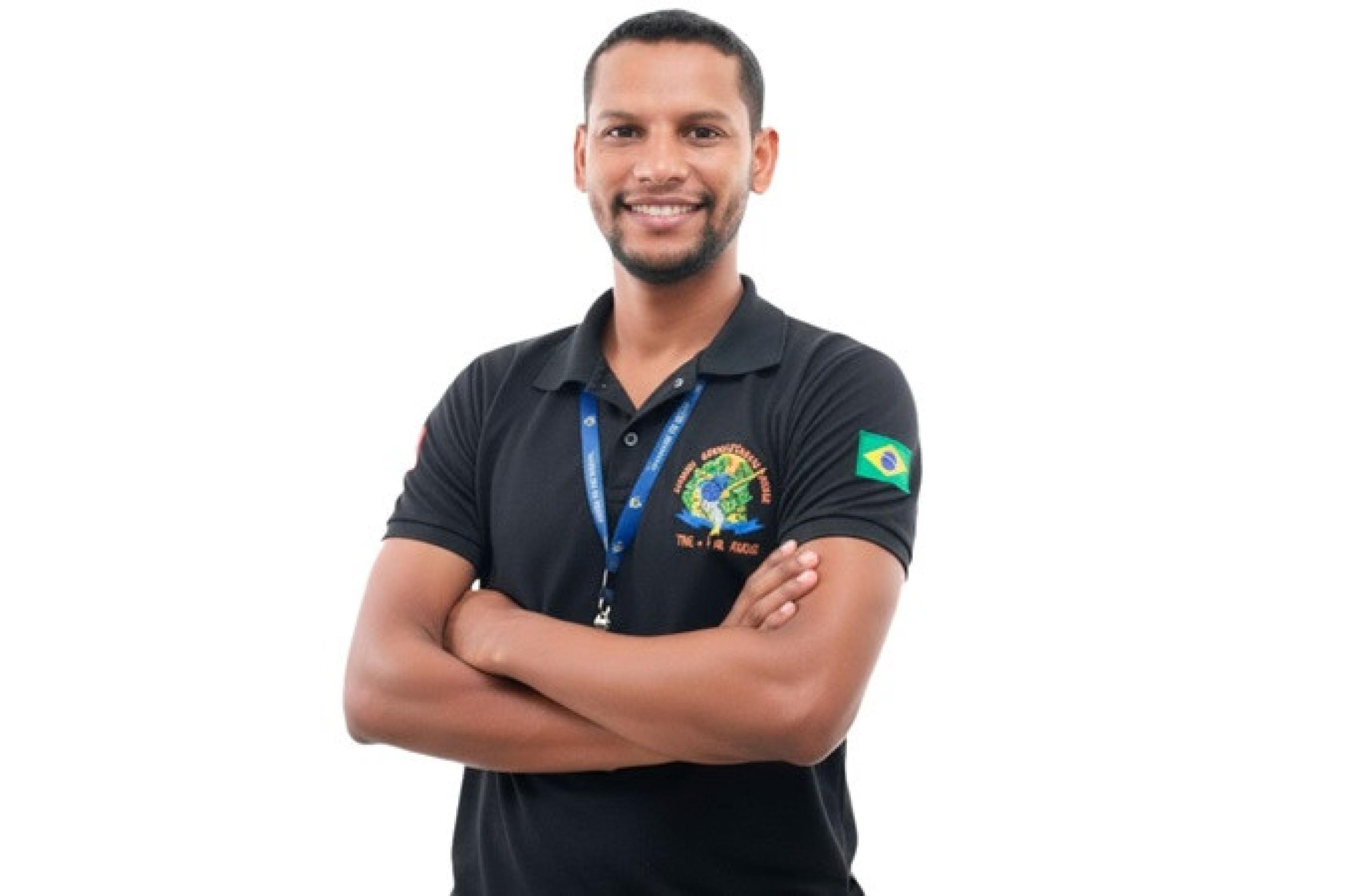 T&eacute;cnico do Tribunal Regional Eleitoral, Lucas Macedo: ex-frentista de posto de gasolina