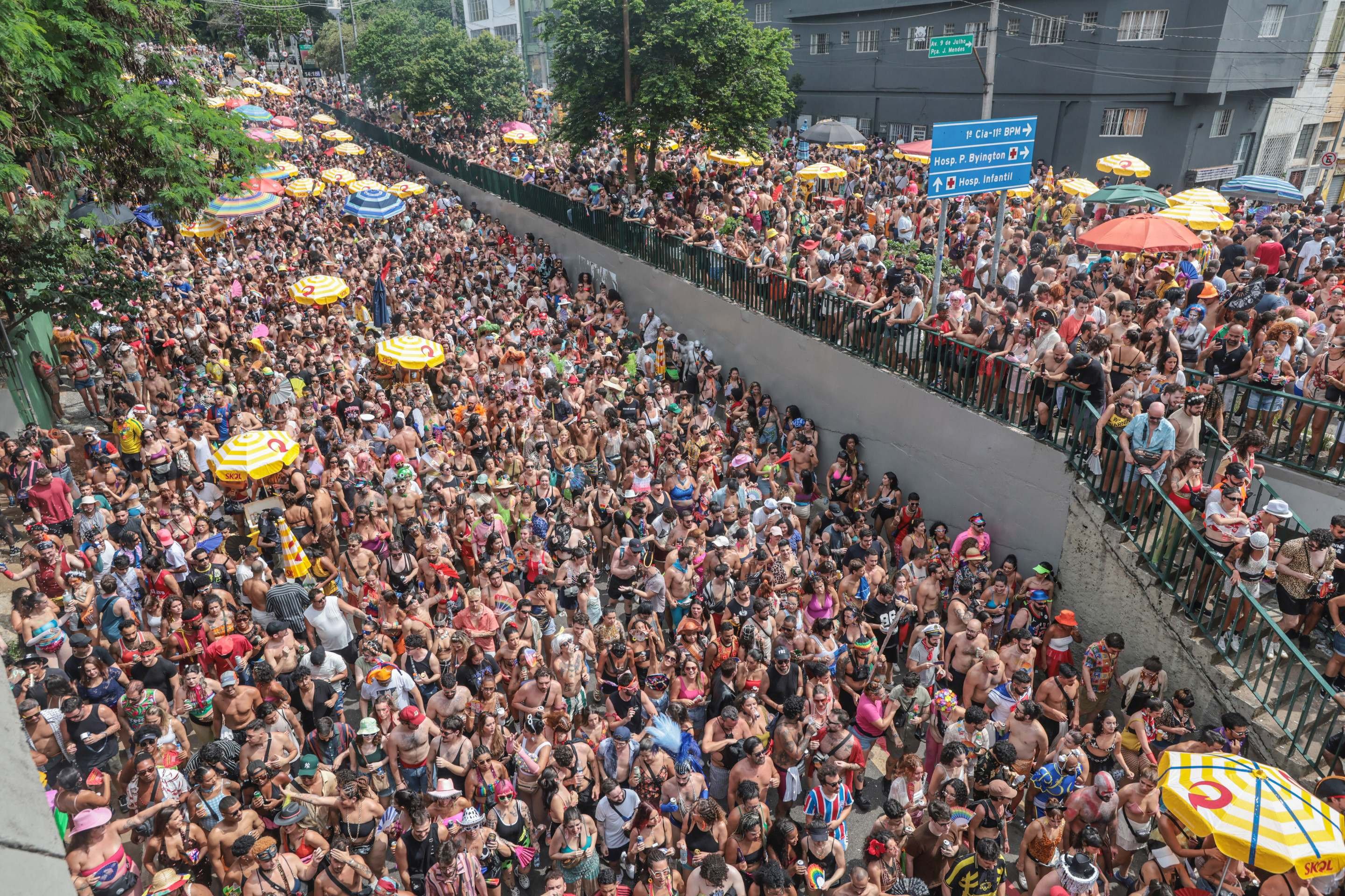 Roteiro alternativo leva o povo ao Bixiga no carnaval em São Paulo