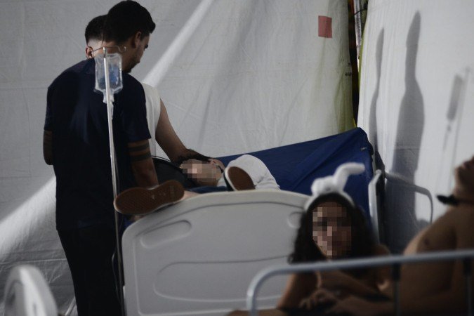 Grupo emergencial Arcanjos contou com mais de 10 profissionais de saúde nos socorros aos foliões - (crédito: Minervino Júnior/CB/D.A.Press) Grupo emergencial Arcanjos contou com mais de 10 profissionais de saúde nos socorros aos foliões - (crédito: Minervino Júnior/CB/D.A.Press)