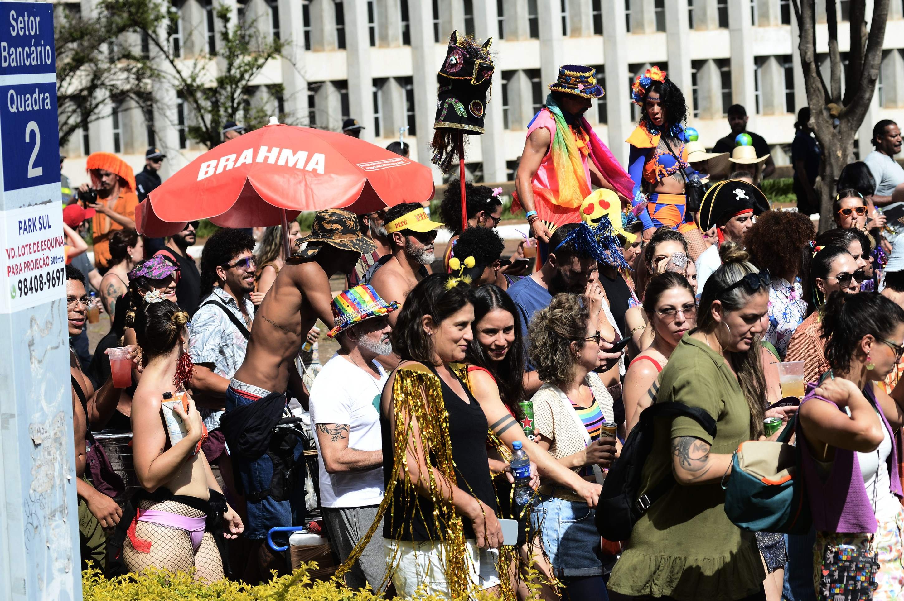  14/02/2025. Cr&eacute;dito: Minervino J&uacute;nior/CB/D.A Press. Brasil.  Brasilia - DF. Carnaval 2026 bloco do Aparelhinho no Setor Banc&aacute;rio Sul