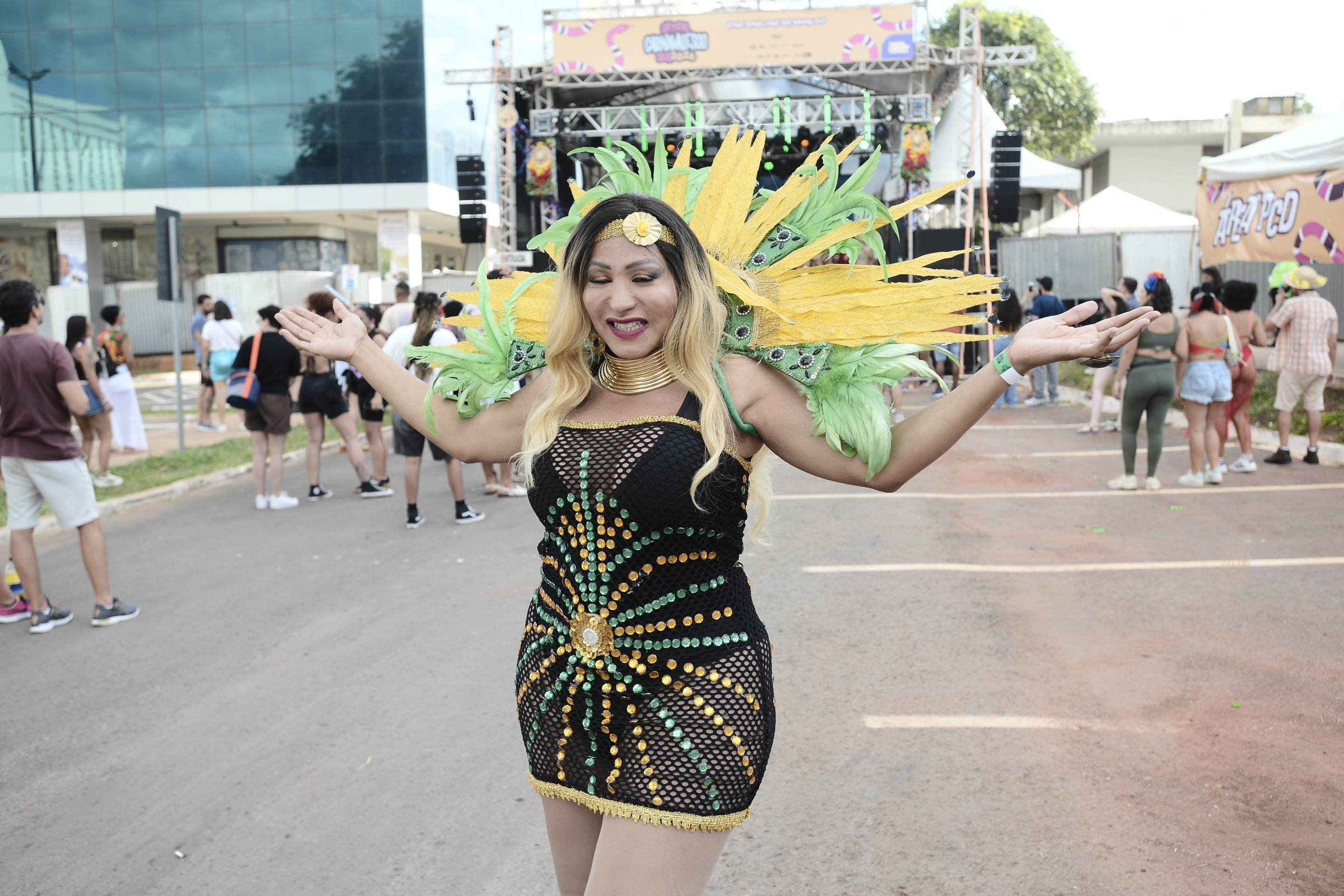  14/02/2026. Cr&eacute;dito: Minervino J&uacute;nior/CB/D.A Press. Brasil.  Brasilia - DF. Carnaval 2026 Setor Carnavalesco Sul. Show grupo Folha Seca. Emily Martinelly