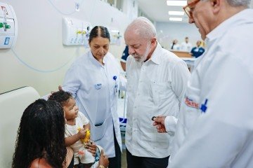 Lula afirmou que o hospital 'sempre foi utilizado politicamente' e relatou que, no passado, estruturas federais no Rio teriam sido transformadas em moeda de troca eleitoral -  (crédito: Ricardo Stuckert / PR)