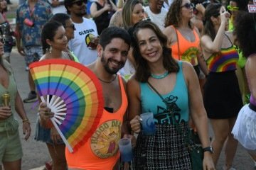 Guilherme Marreta e Tayse Lassance aproveitaram bastante a folia no Bloco Desmaiô, neste domingo (15/2) - (crédito: Marcelo Ferreira/CB/DA Press) Guilherme Marreta e Tayse Lassance aproveitaram bastante a folia no Bloco Desmaiô, neste domingo (15/2) - (crédito: Marcelo Ferreira/CB/DA Press)