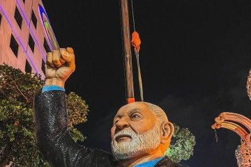 Acadêmicos de Niterói traz enredo 'Do alto do mulungu surge a esperança: Lula, o operário do Brasil' - (crédito: Reprodução/Emerson Pereira/Acadêmicos de Niterói) Acadêmicos de Niterói traz enredo 'Do alto do mulungu surge a esperança: Lula, o operário do Brasil' - (crédito: Reprodução/Emerson Pereira/Acadêmicos de Niterói)