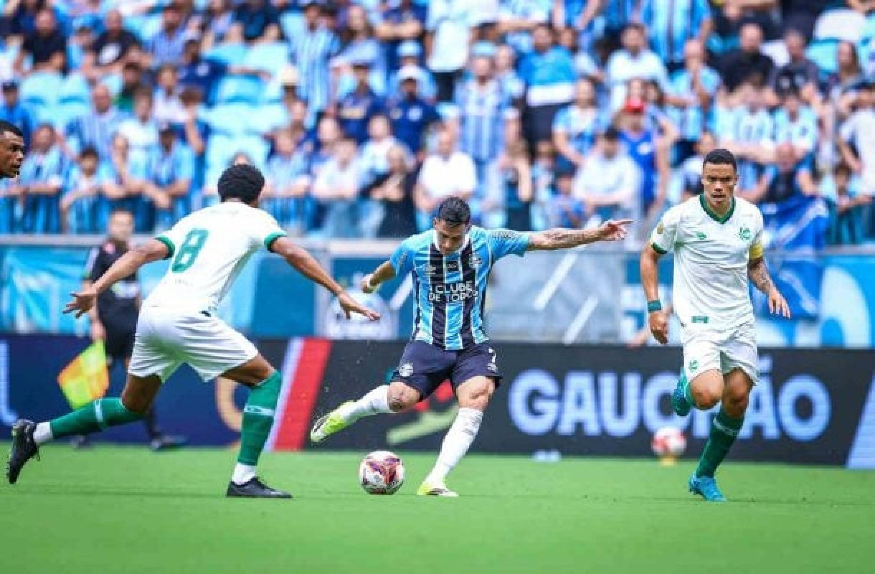 Grêmio e Juventude duelaram na tarde deste domingo (15/2), na Arena, pela semifinal do Gauchão - (crédito: Foto: Lucas Uebel / Grêmio FBPA) Grêmio e Juventude duelaram na tarde deste domingo (15/2), na Arena, pela semifinal do Gauchão - (crédito: Foto: Lucas Uebel / Grêmio FBPA)