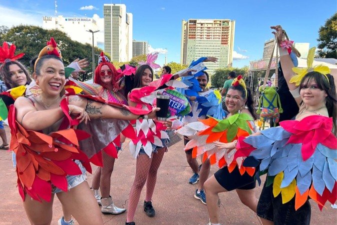 Gabriela Toledo com familiares e amigos no System Safadown