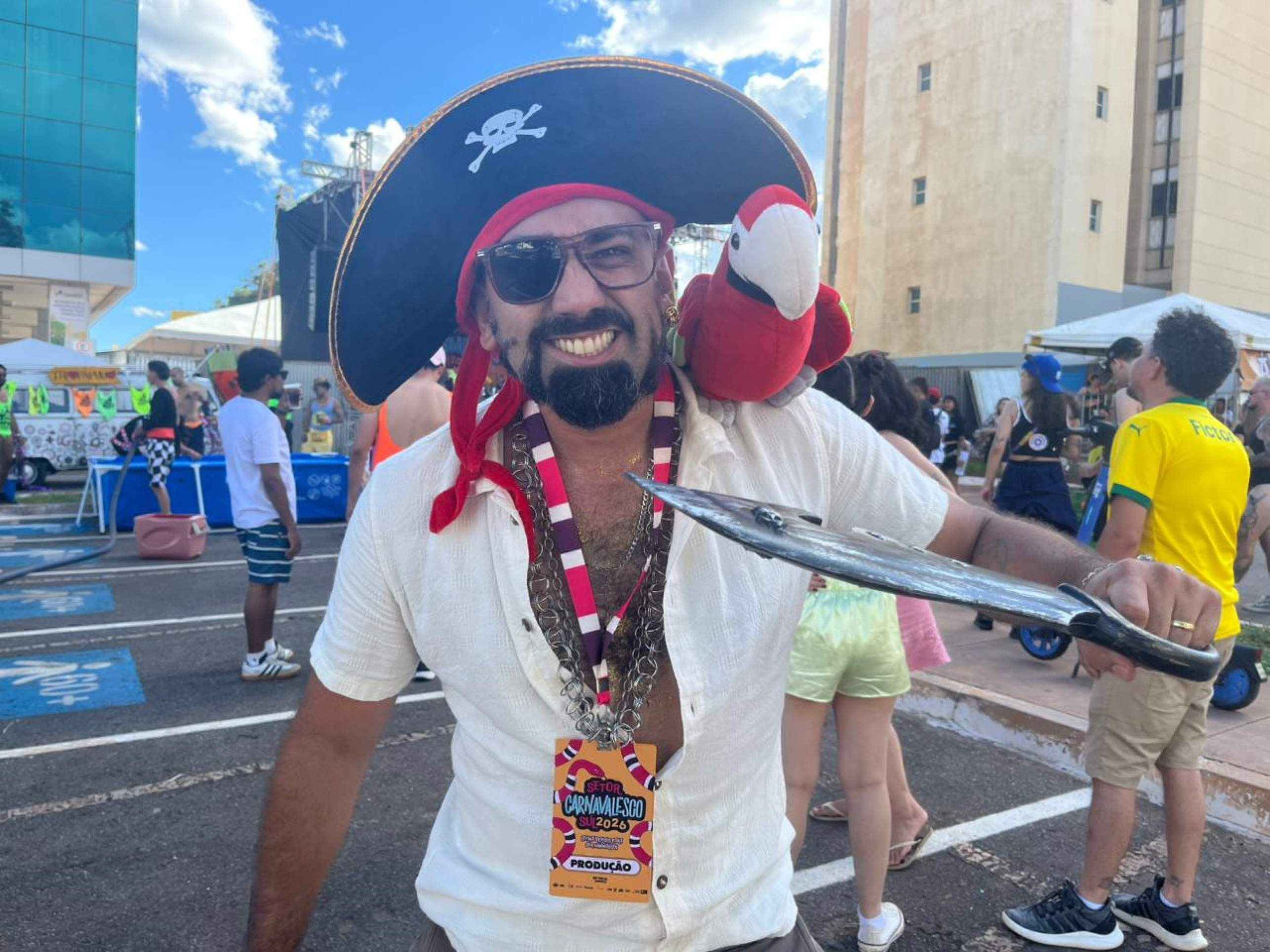 O empres&aacute;rio Caio Dutra, de 35 anos, no Bloco Praga de Baiano, no Setor Comercial Sul