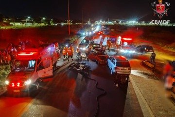 Colisão deixa quatro feridos no Paranoá -  (crédito: CBMDF)