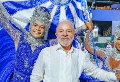 Homenagem a Lula na Acad&ecirc;micos de Niter&oacute;i vence debate digital, analisa Ativaweb -  (crédito: Platobr Politica)