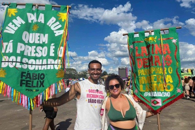Fabio Felix (PSOL) e Keka Bagno (PSOL) no Bloco Na Batida do Morro - (crédito: Vitória Torres/CB/D.A Press) Fabio Felix (PSOL) e Keka Bagno (PSOL) no Bloco Na Batida do Morro - (crédito: Vitória Torres/CB/D.A Press)