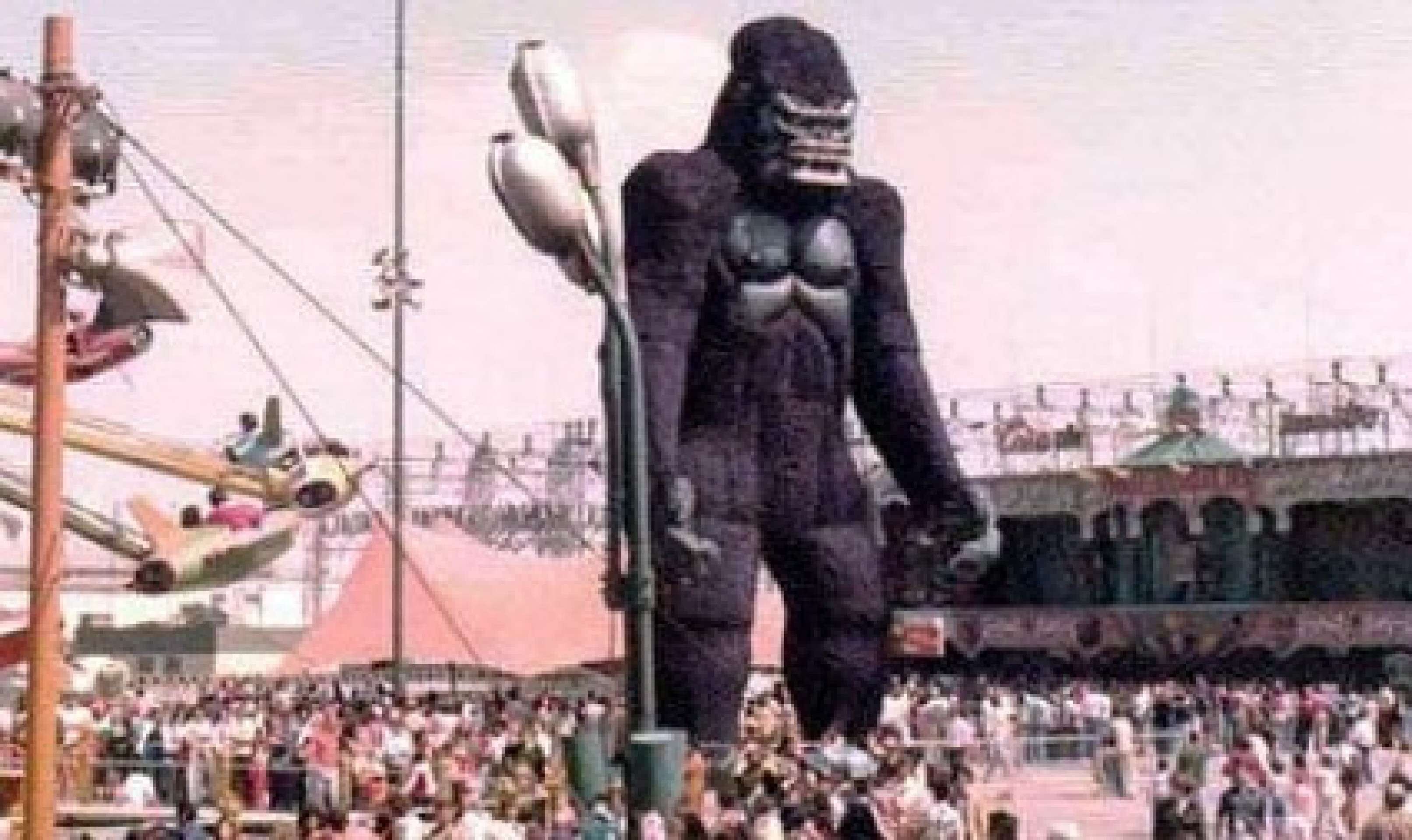 Est&aacute;tua de 15 metros do "King Kong", que veio ao Playcenter para a estr&eacute;ia do filme no Brasil