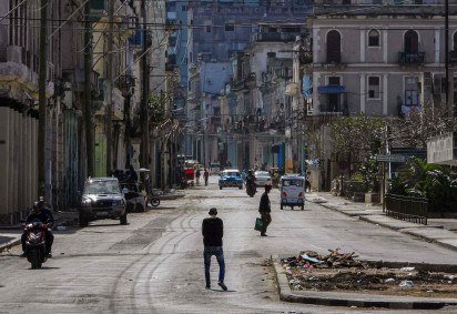 Movimento tranquilo em rua da Cidade Velha de Havana, afetada pela grave crise energética  -  (crédito: Adalberto Roque/AFP)