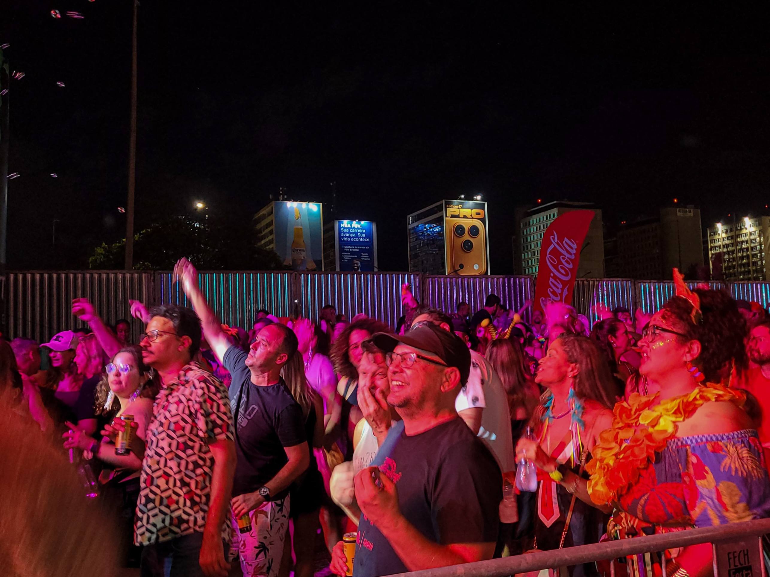  Festa entrou pela noite e sem cansa&ccedil;o no Bloco do Por&atilde;o