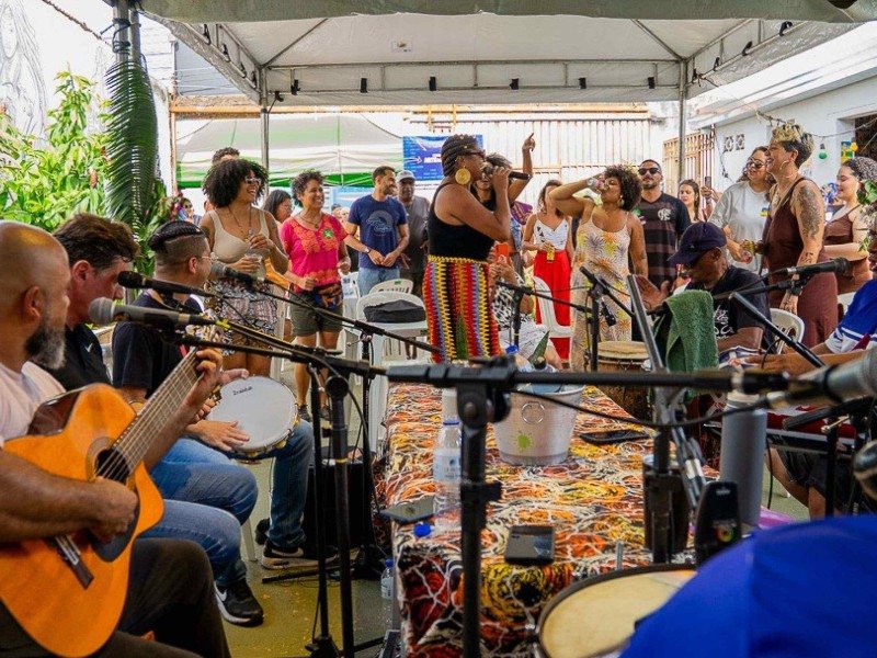 Samba da Akotirene, em Ceilândia, chega à terceira edição com roda feita por mulheres -  (crédito: Divulgação)