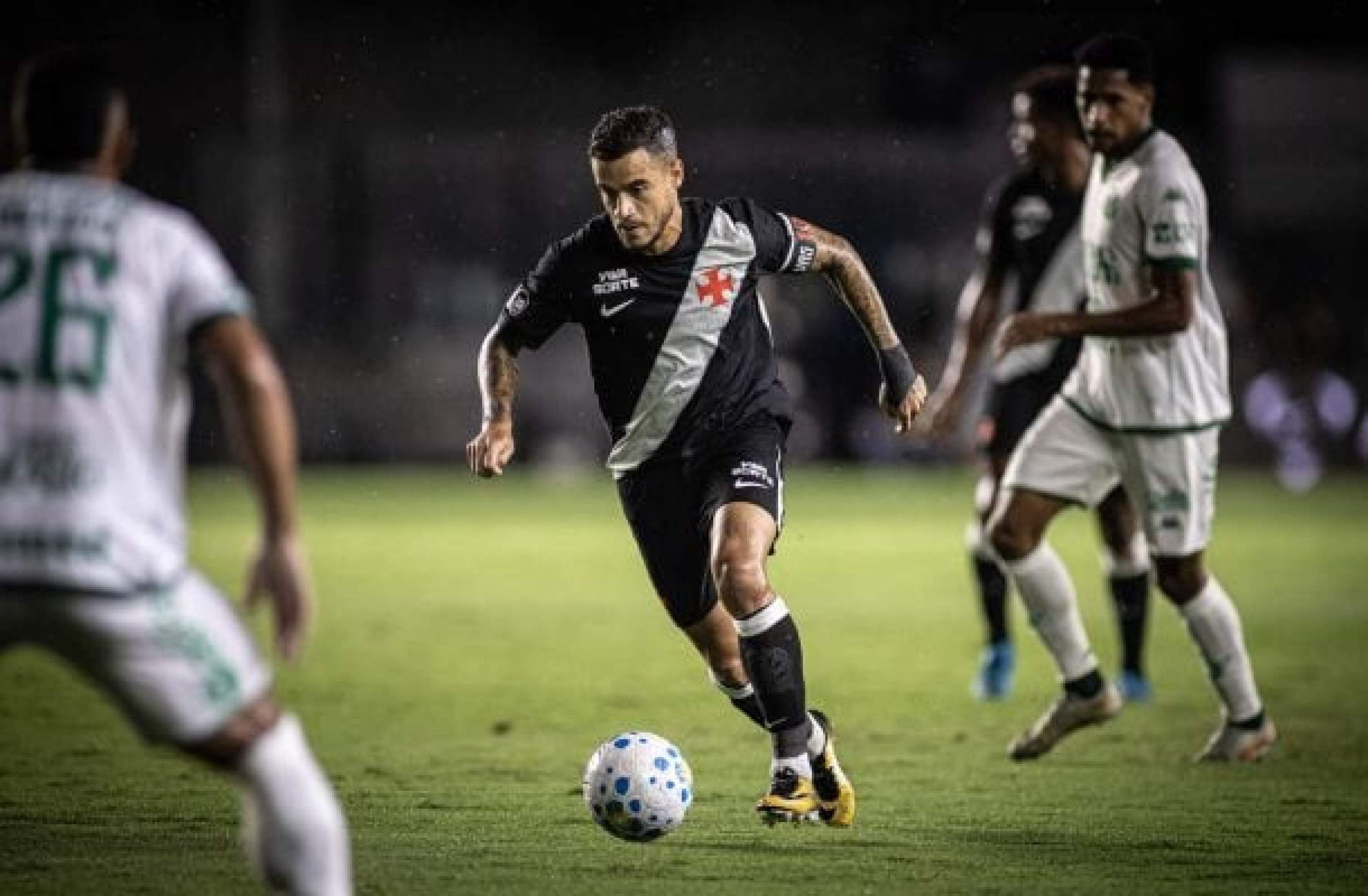 Coutinho pode estar deixando o Vasco antes do fim do contrato - (crédito: Foto: Matheus Lima/Vasco) Coutinho pode estar deixando o Vasco antes do fim do contrato - (crédito: Foto: Matheus Lima/Vasco)