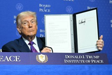 Trump voltou a pressionar o Irã a firmar um acordo sobre seu programa nuclear -  (crédito: SAUL LOEB / AFP)