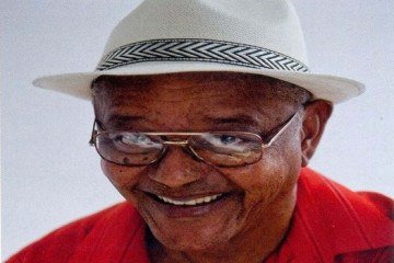 Integrante da Embaixada do Samba Paulistano desde 2005, Ideval também lançou álbum solo, no qual reuniu alguns de seus principais sambas-enredo, além do ijexá 'Tesouro africano' e composições no estilo gafieira -  (crédito: Reprodução)