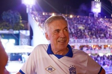  Carlo Ancelotti no camarote da CBF na Sapucaí  -  (crédito:  Rafael Ribeiro/CBF)