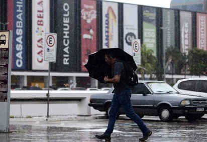 Boa tarde, Bras&iacute;lia! Chuva d&aacute; as caras neste domingo (6/9) -  (crédito: Minervino J&uacute;nior/CB/D.A.Press)