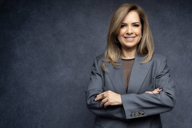  2026. Eixo Capital. Advogada Lara Selem, especialista em gestão estratégica de escritórios de advocacia