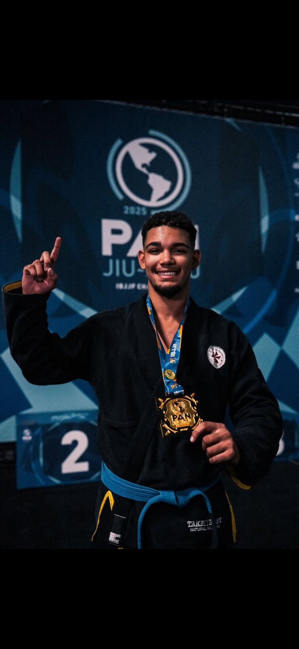 Joab tinha apenas 12 anos quando vestiu o kimono pela primeira vez, em 2018, em um projeto social da igreja que frequentava